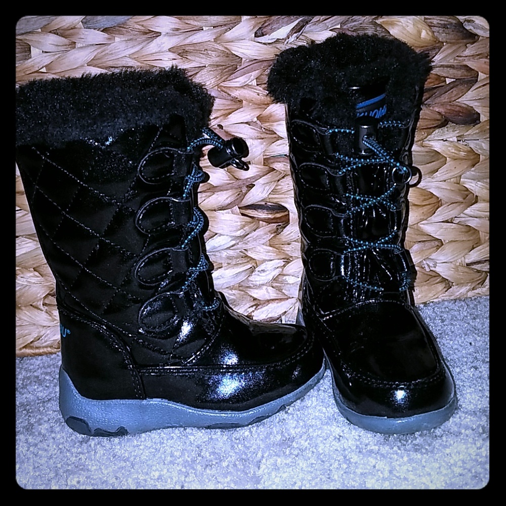 Khombu Quilted Weather Boots